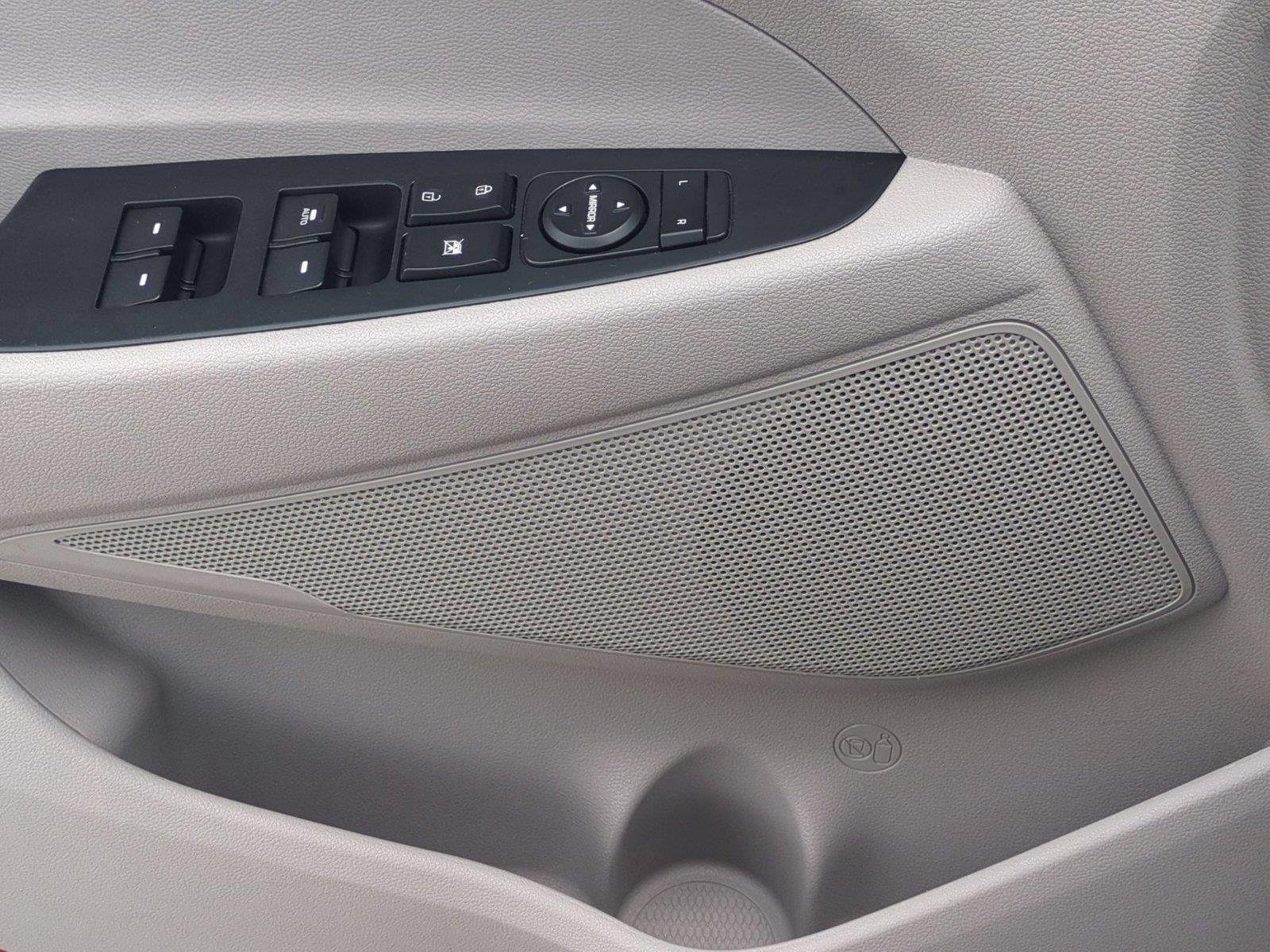 Used 2019 White Pearl Hyundai SEL image 17