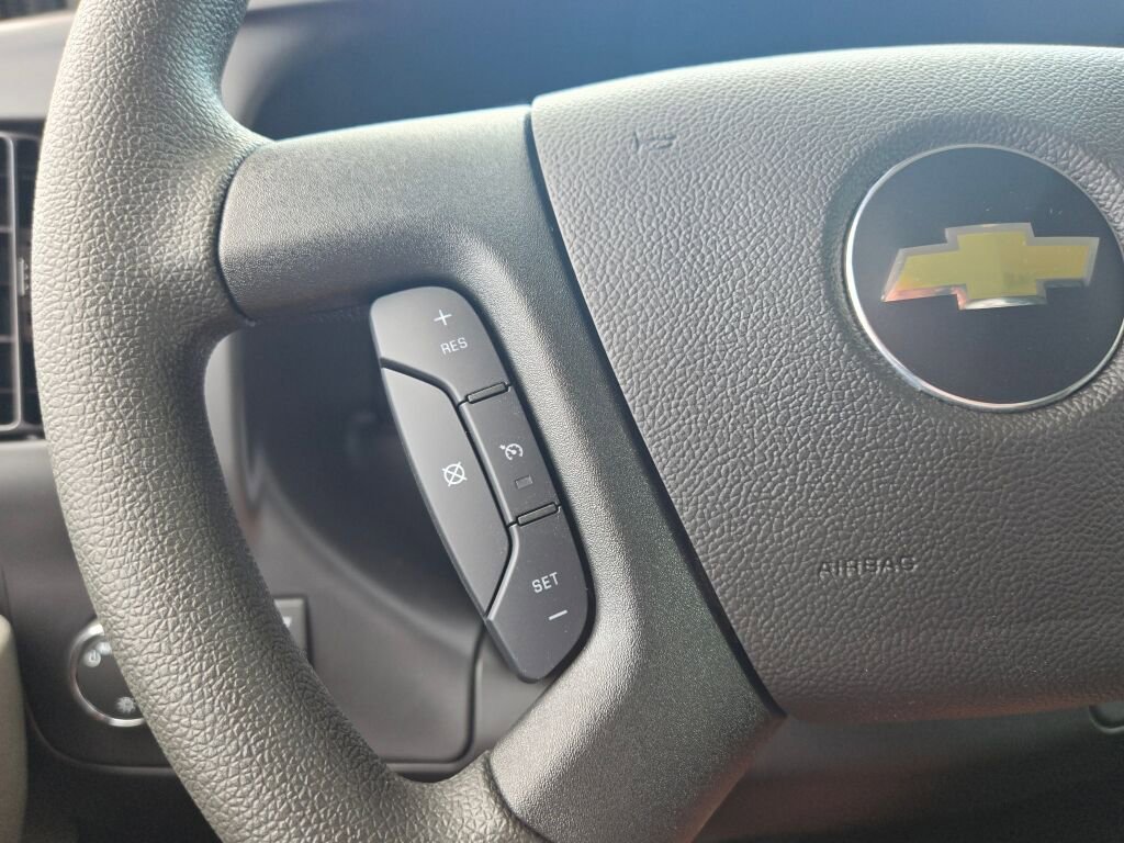 2025 Chevrolet Express Cargo Work Van - Photo 25