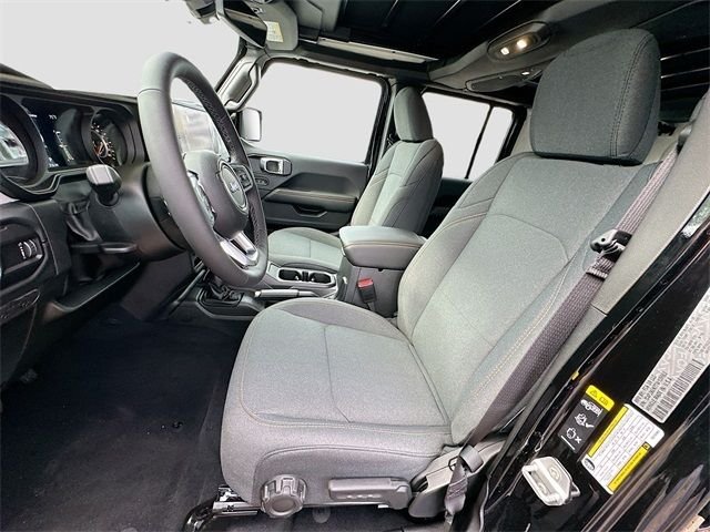 New 2026 Black Clear-Coat Exterior Paint Jeep Sahara image 14