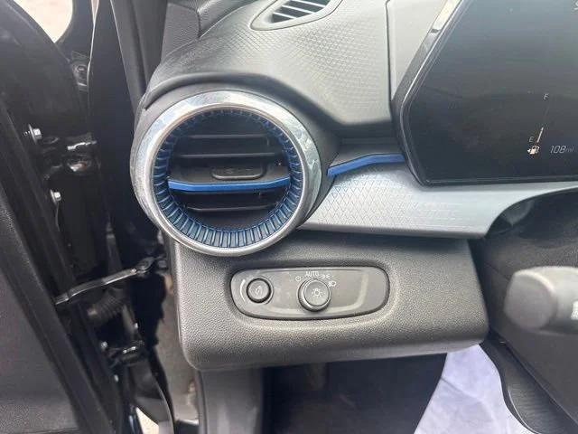 2025 Chevrolet Trax LT - Photo 15