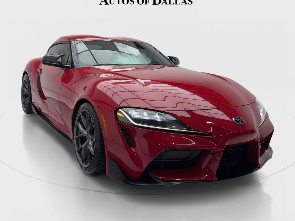 Used 2022 Red Toyota 3.0 image 2