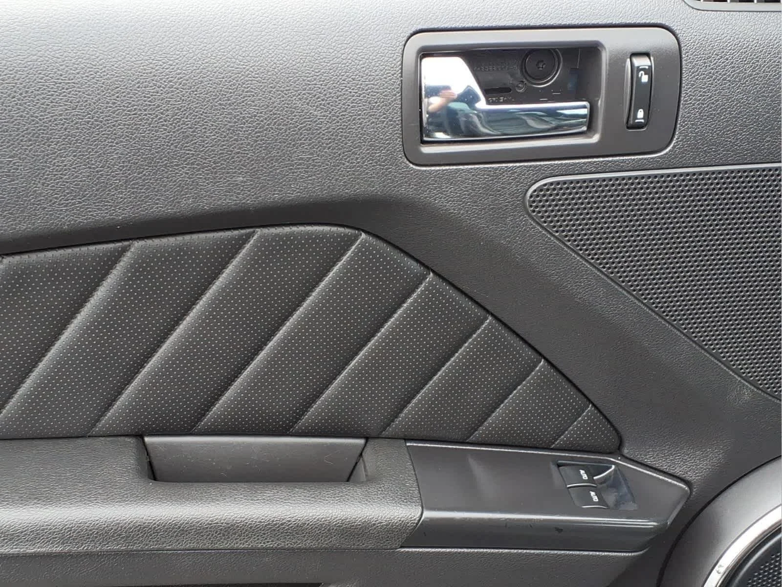 Used 2014 Black Ford GT Premium image 12