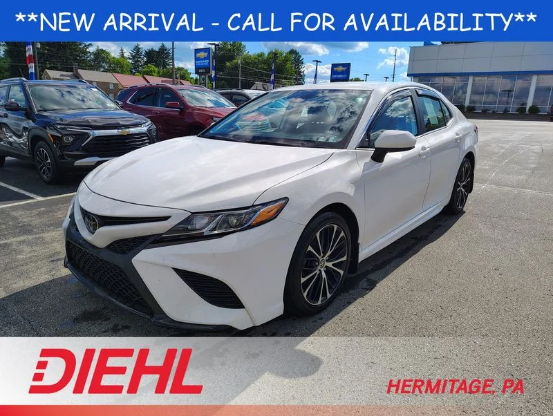 Used 2020 White Toyota SE image 1