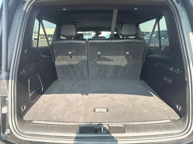 Used 2024 Diamond Black Crystal Pearlcoat Jeep Series III image 16