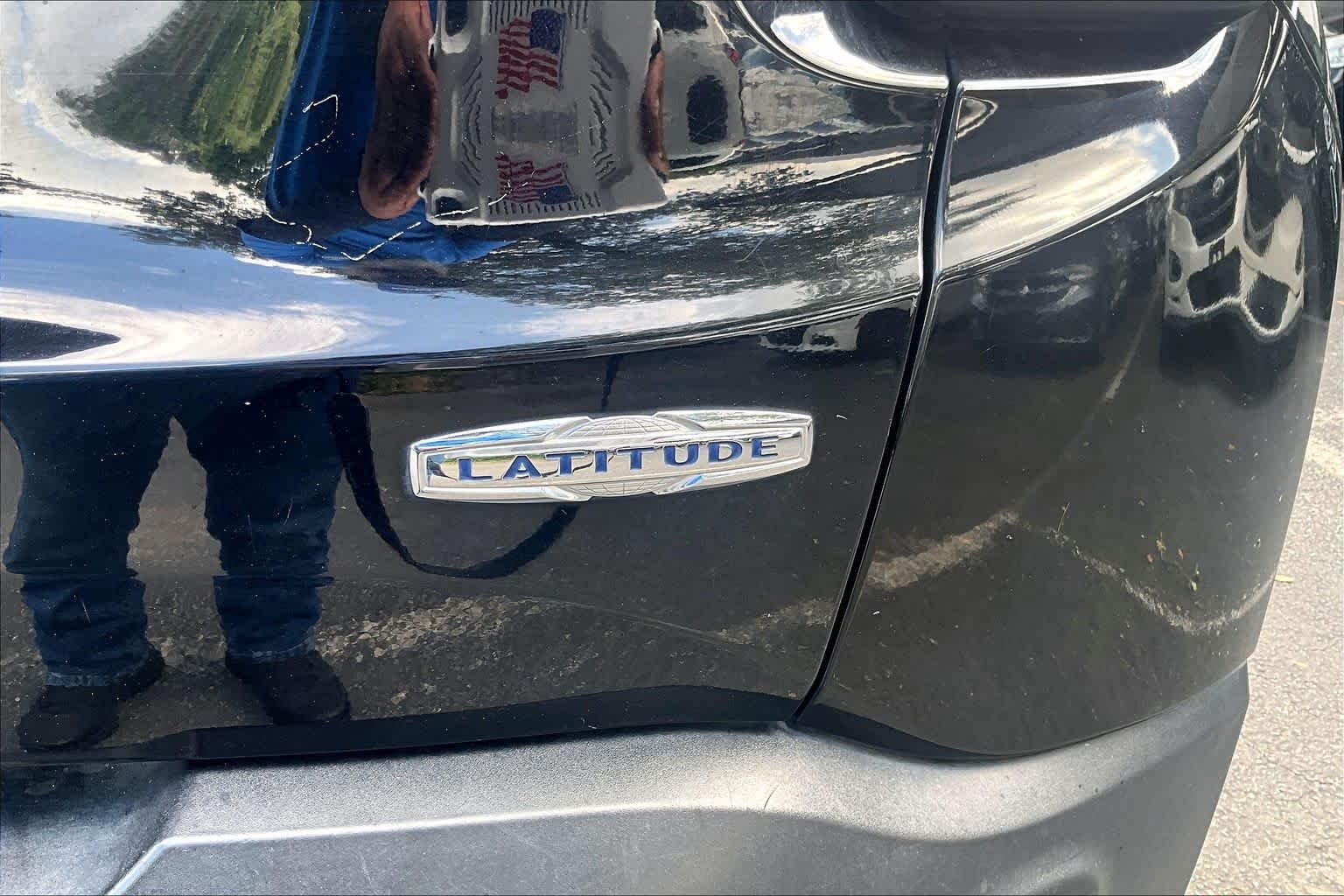 Used 2020 Black Clearcoat Jeep Latitude image 10