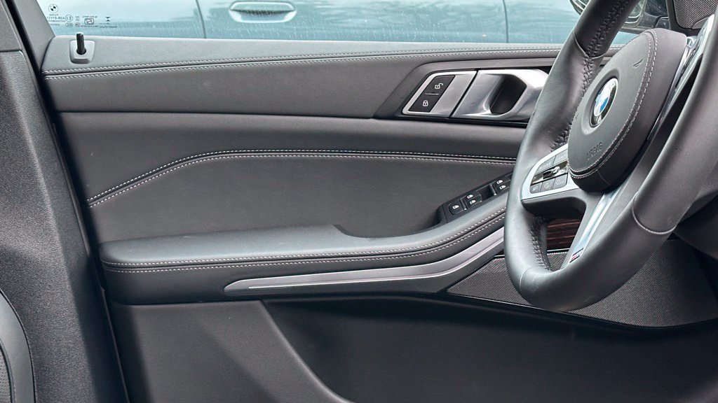 Used 2026 Skyscraper Grey Metallic BMW xDrive40i image 5