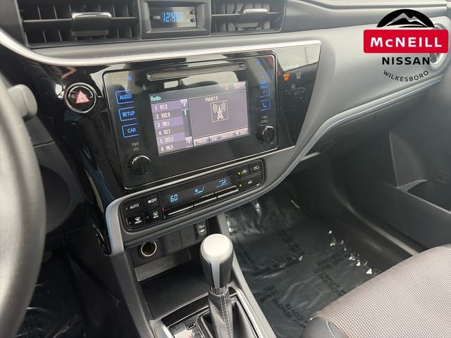 2017 Toyota Corolla SE - Photo 22