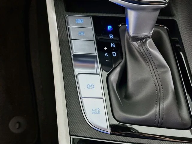 New 2026 Hyundai ELANTRA Limited