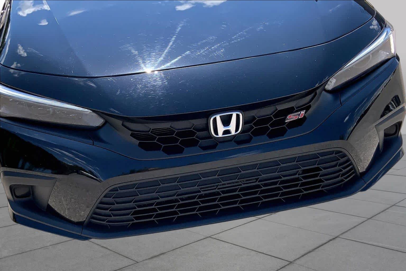 Certified Used 2024 Crystal Black Pearl Honda  image 30