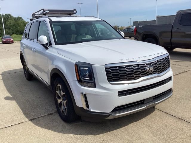 Used 2021 White Pearl Kia EX image 9