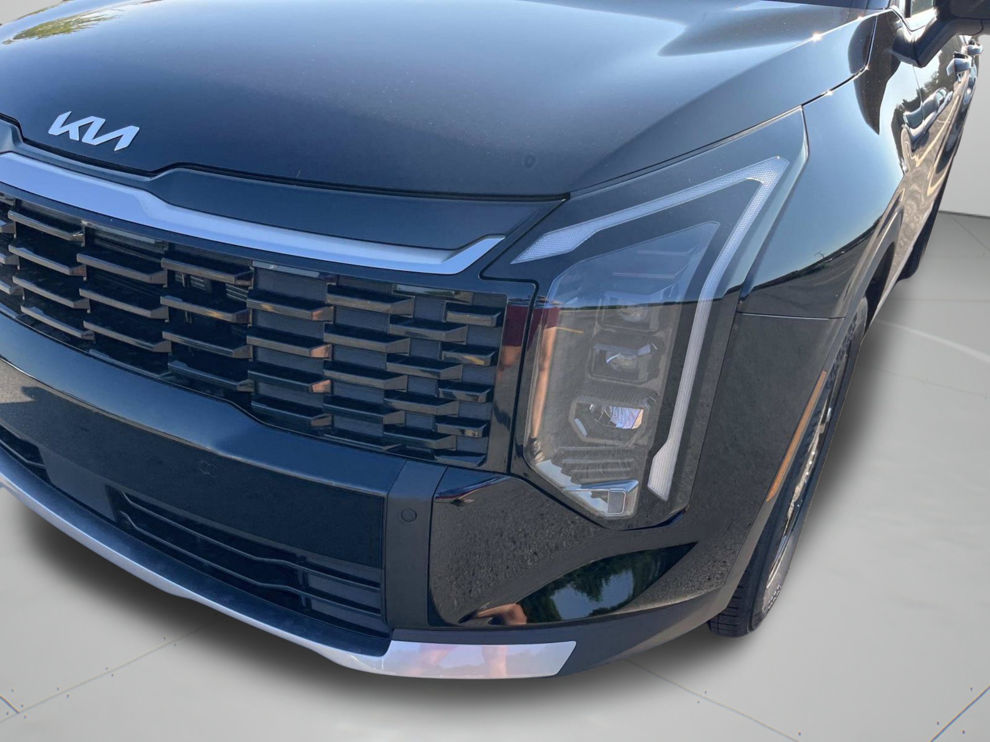 New 2027 Ebony Black Kia EX image 9