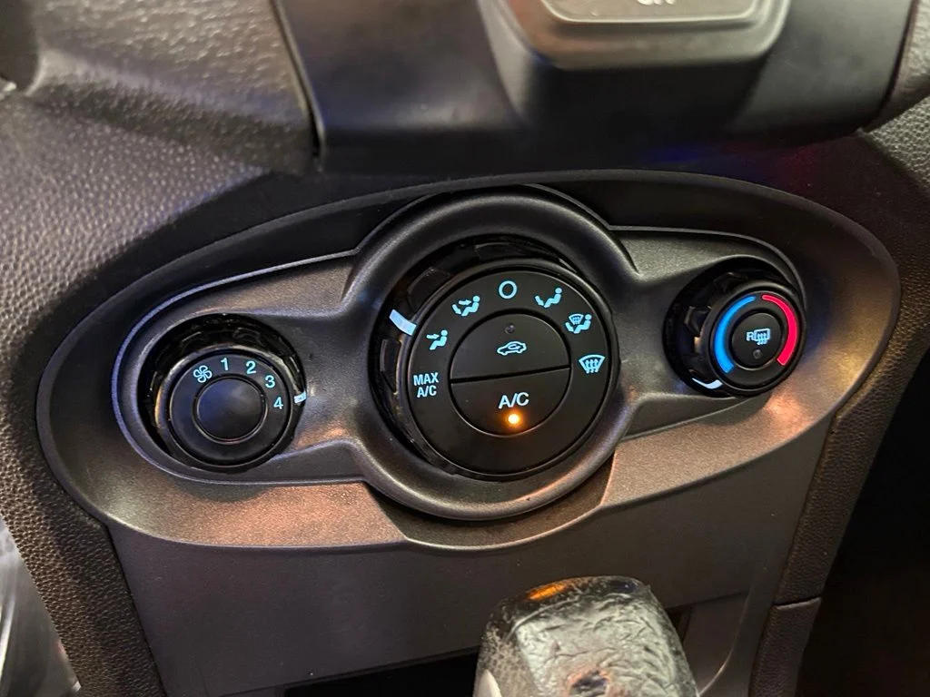 Used 2015 Silver Ford S image 22