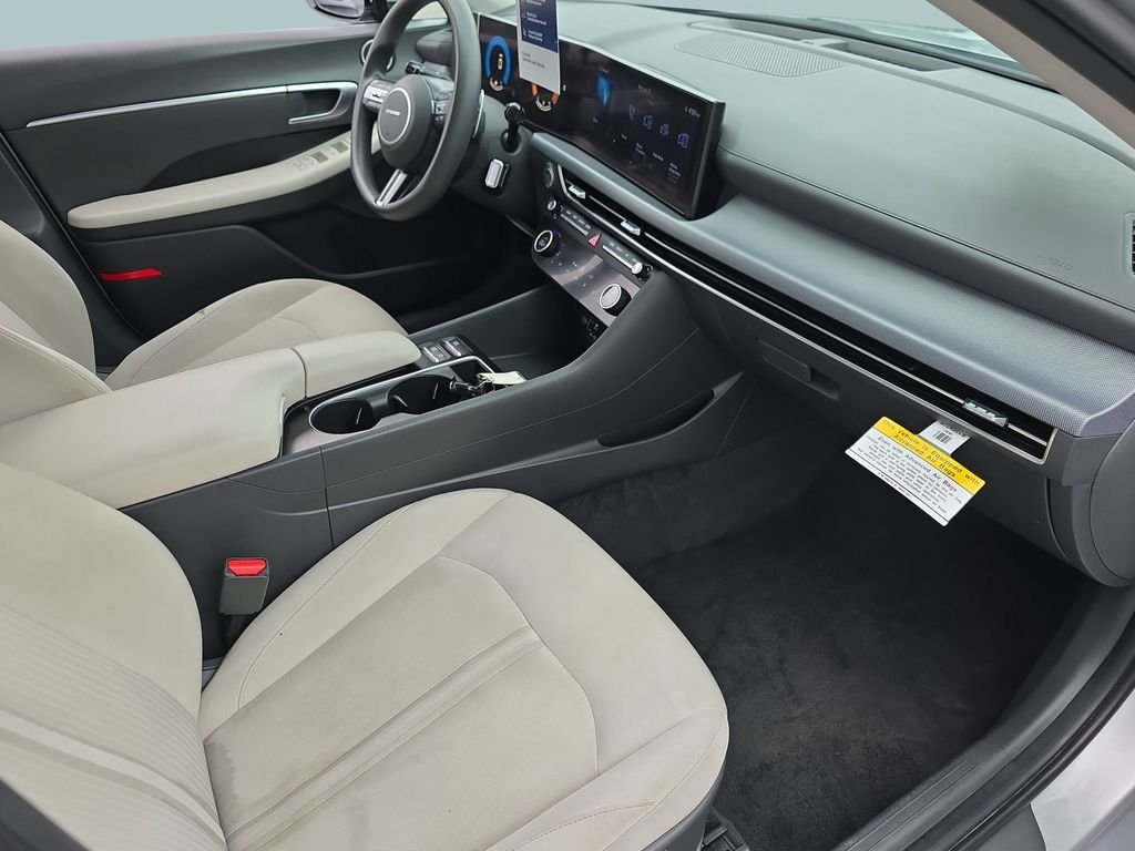Used 2024 Aero Silver Hyundai SEL image 31