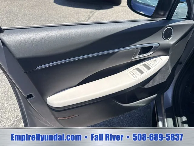 Used 2023 Silver Hyundai SEL image 15
