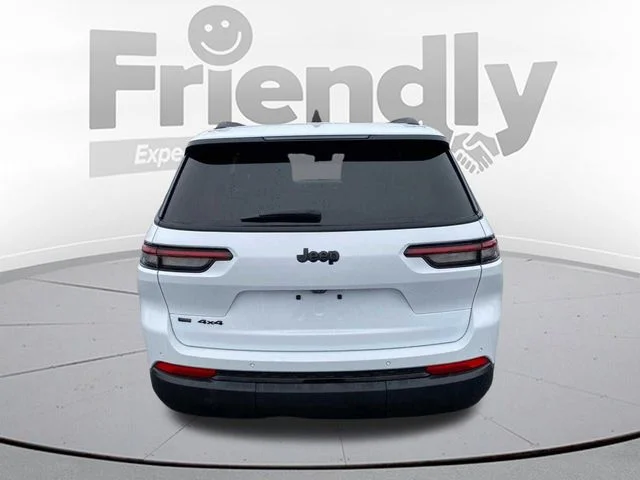 Used 2023 White Jeep Altitude image 6
