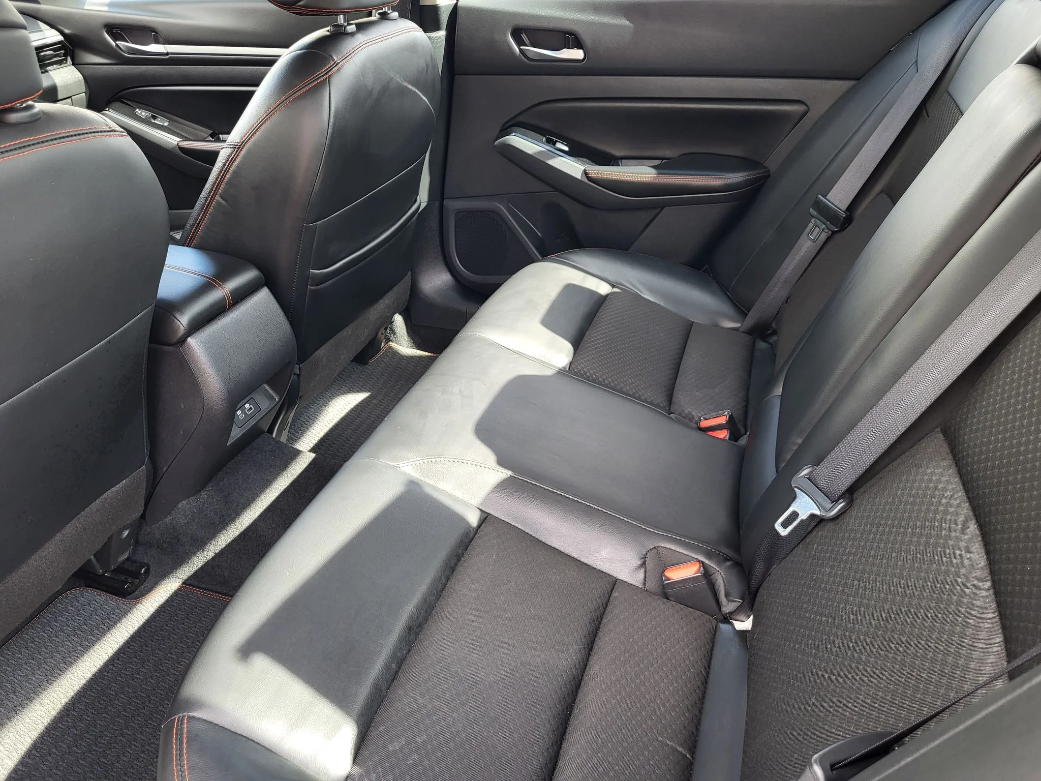 Used 2024 Silver Nissan 2.5 SR image 22