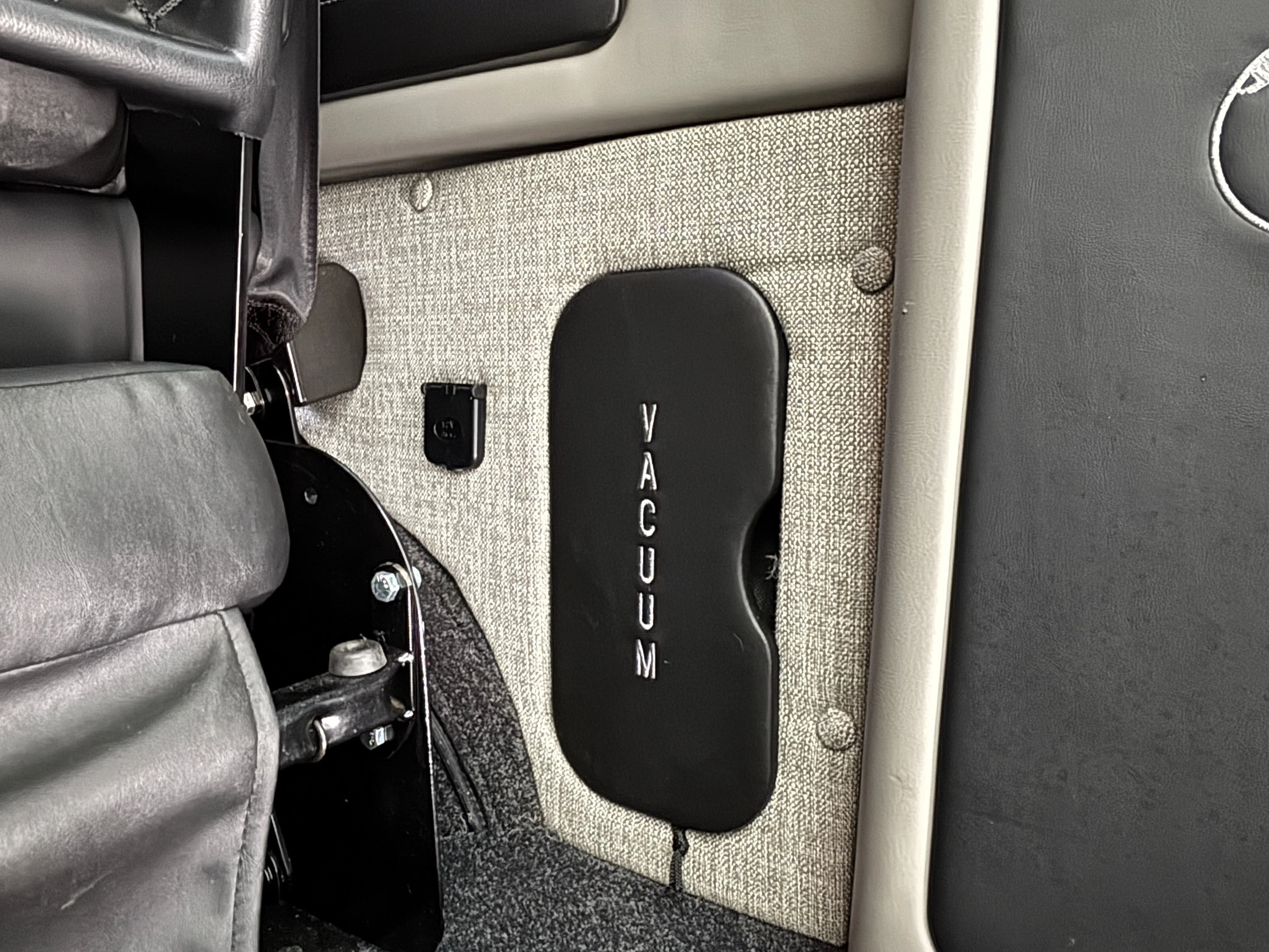 Used 2025 Onyx Black GMC Work Van image 12
