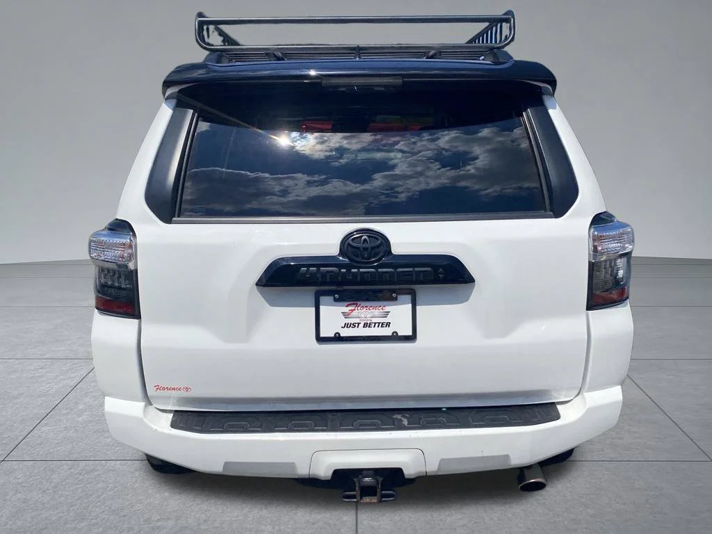 Used 2021 White Toyota Venture image 10