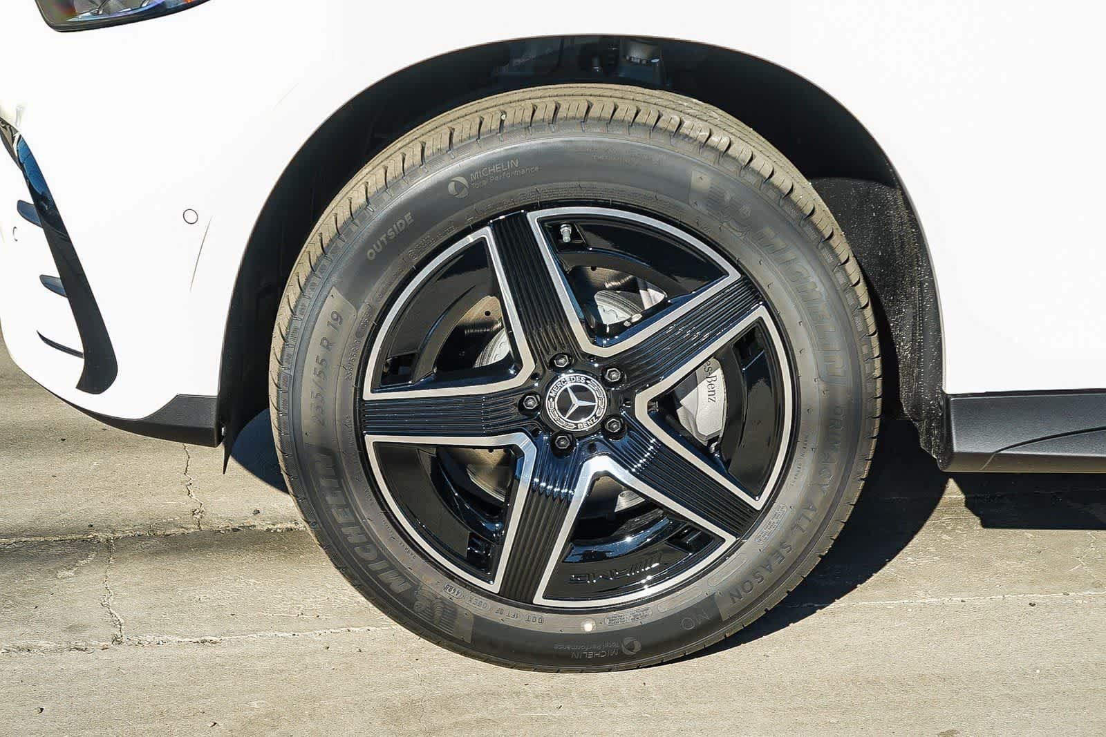 New 2026 Polar White Mercedes-Benz GLC 300 image 10