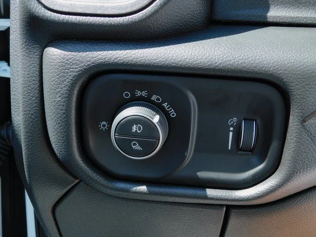 2025 RAM 2500 Tradesman - Photo 17