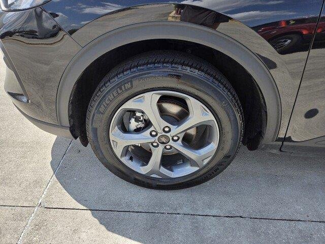 Used 2025 Agate Black Metallic Ford ST-Line image 11