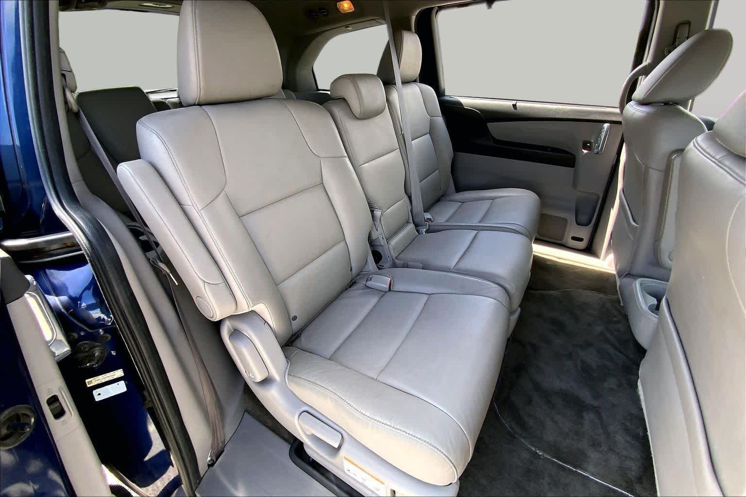 Used 2015 Obsidian Blue Pearl Honda EX-L image 19
