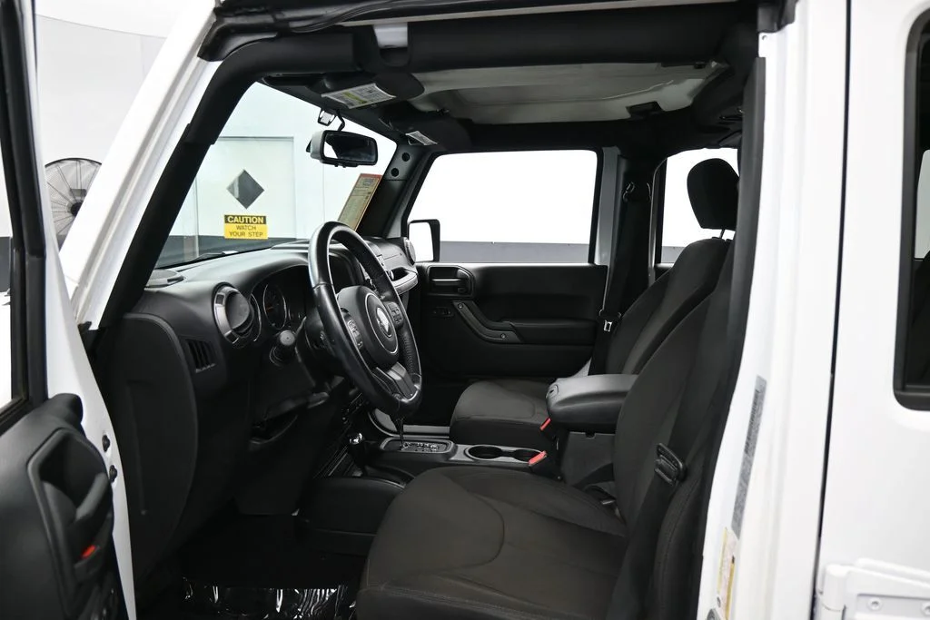 Used 2018 Bright White Clearcoat Jeep Unlimited Sport image 10