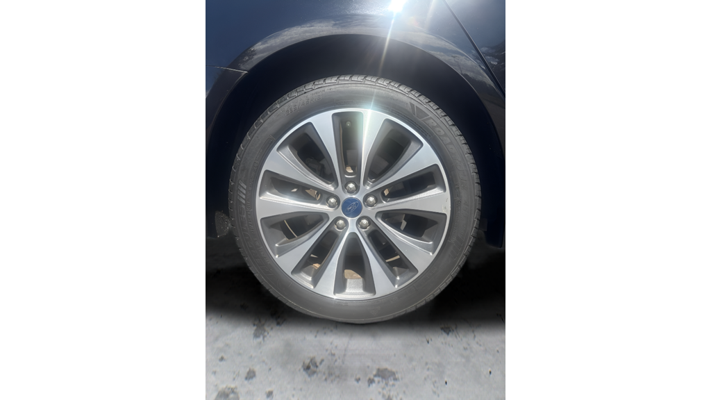 Used 2019 Black Ford SE image 21