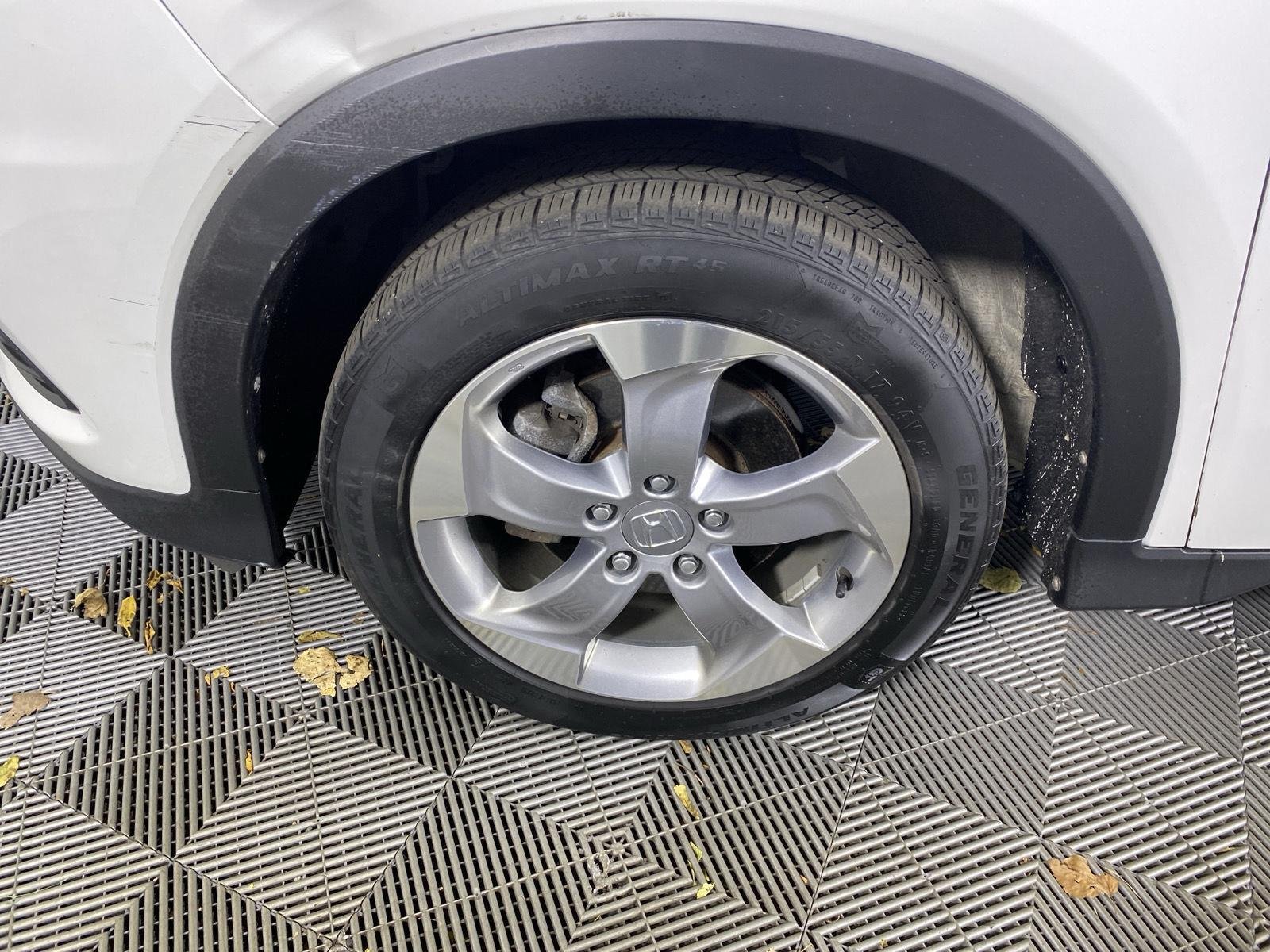 Used 2019 Platinum White Pearl Honda LX image 11