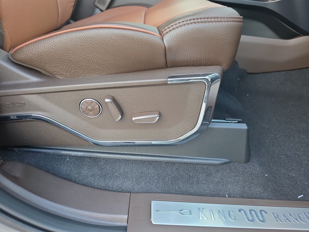 New 2026 Carbonized Gray Metallic Ford King Ranch® image 40