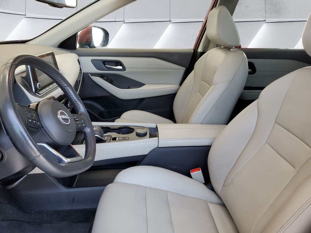 Used 2023 Red Nissan SL image 7