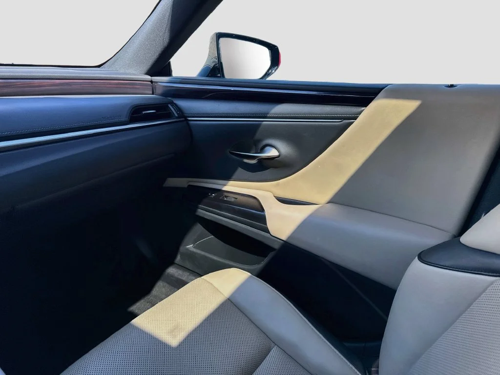 Used 2020 Red Lexus 350 image 29