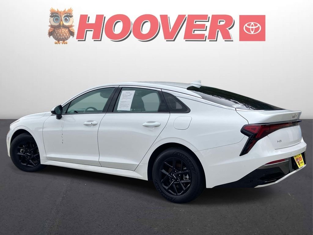 Used 2025 White Kia LXS image 8