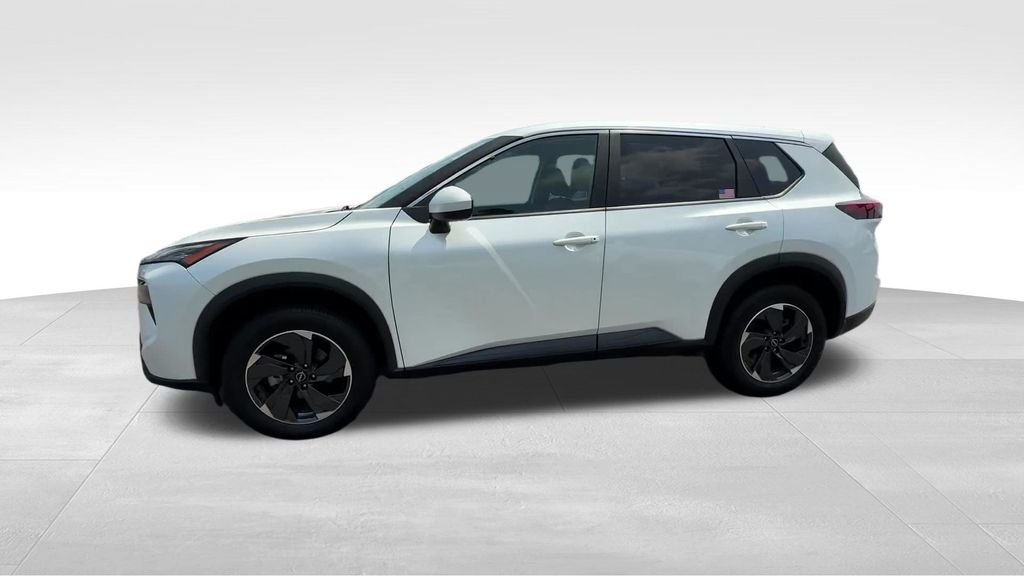 Used 2024 White Pearl Nissan SV image 3