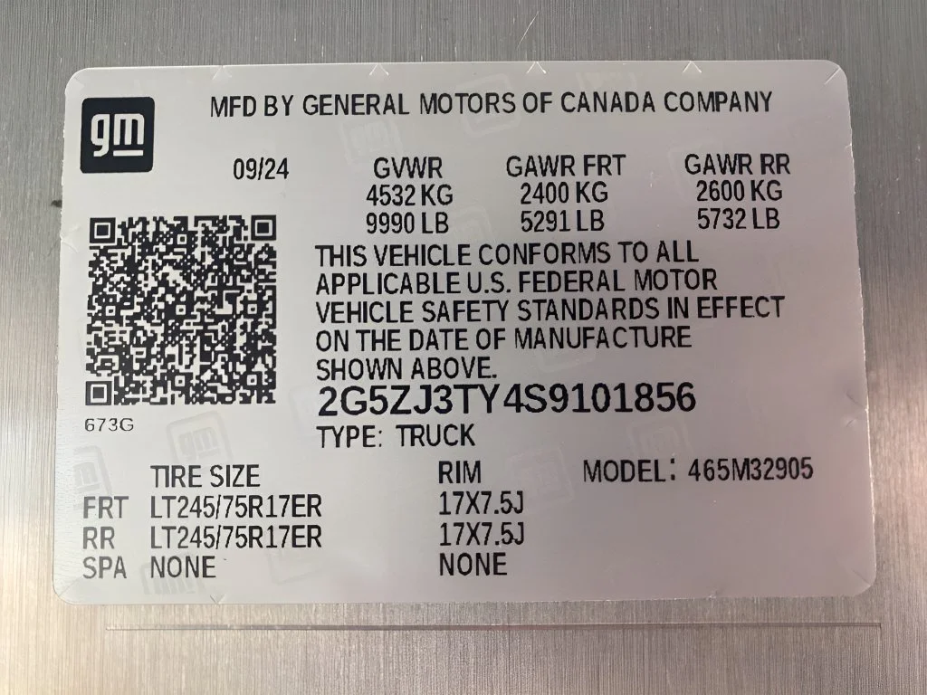 Used 2025 White Chevrolet 600 image 21