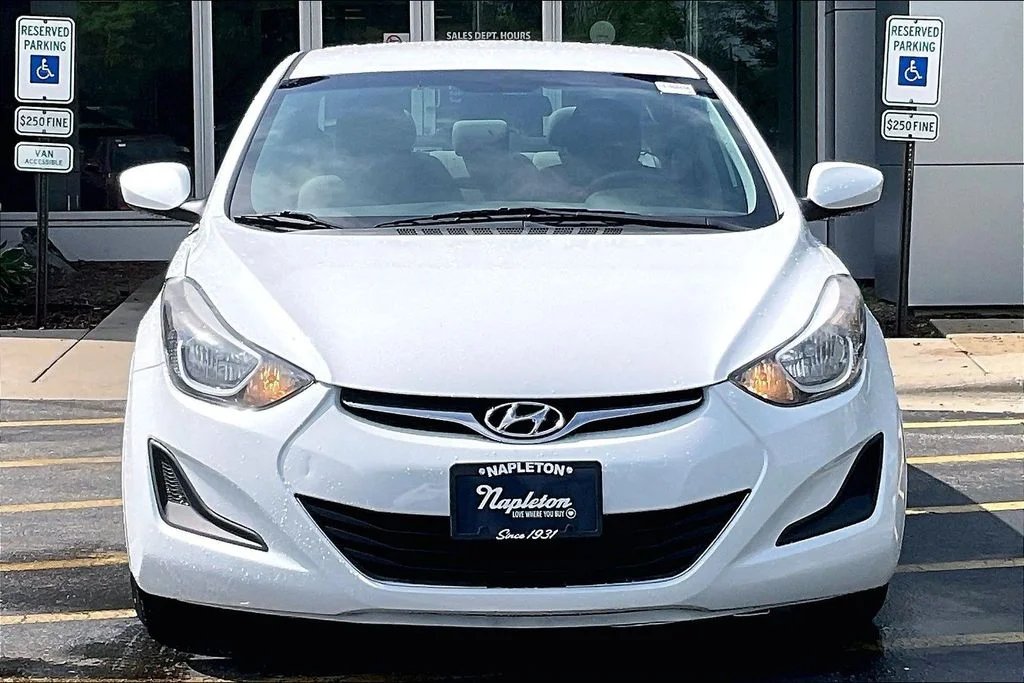 Used 2015 Hyundai Elantra SE with VIN 5NPDH4AE4FH638243 for sale in Schaumburg, IL