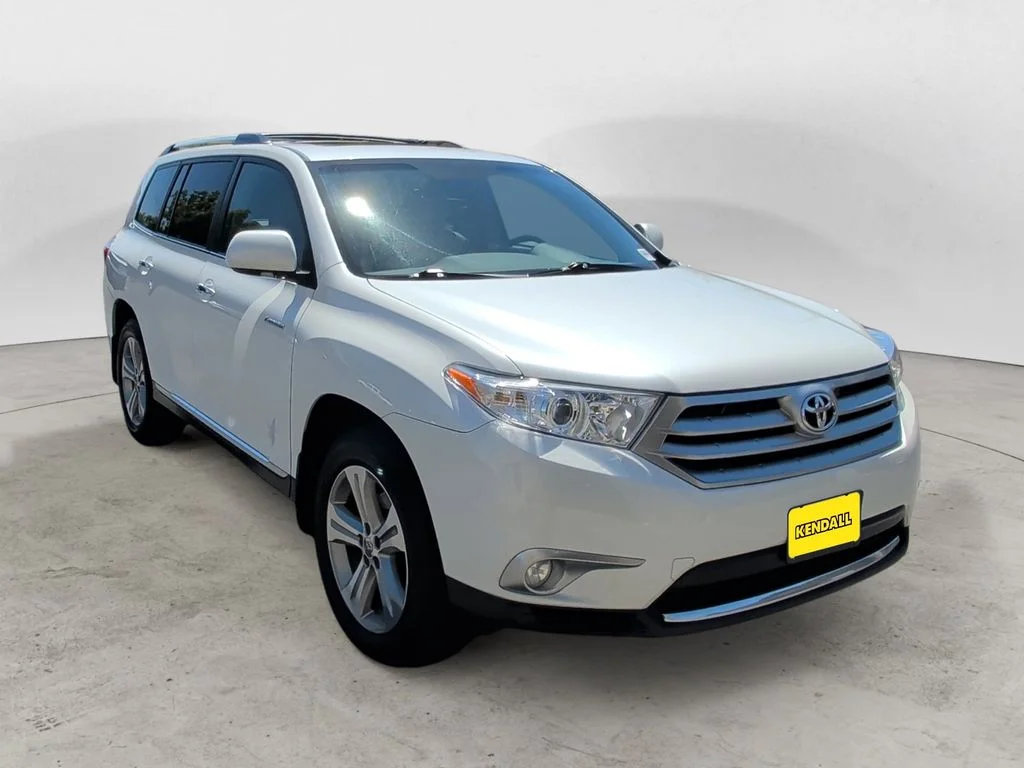Used 2012 White Toyota Limited image 7