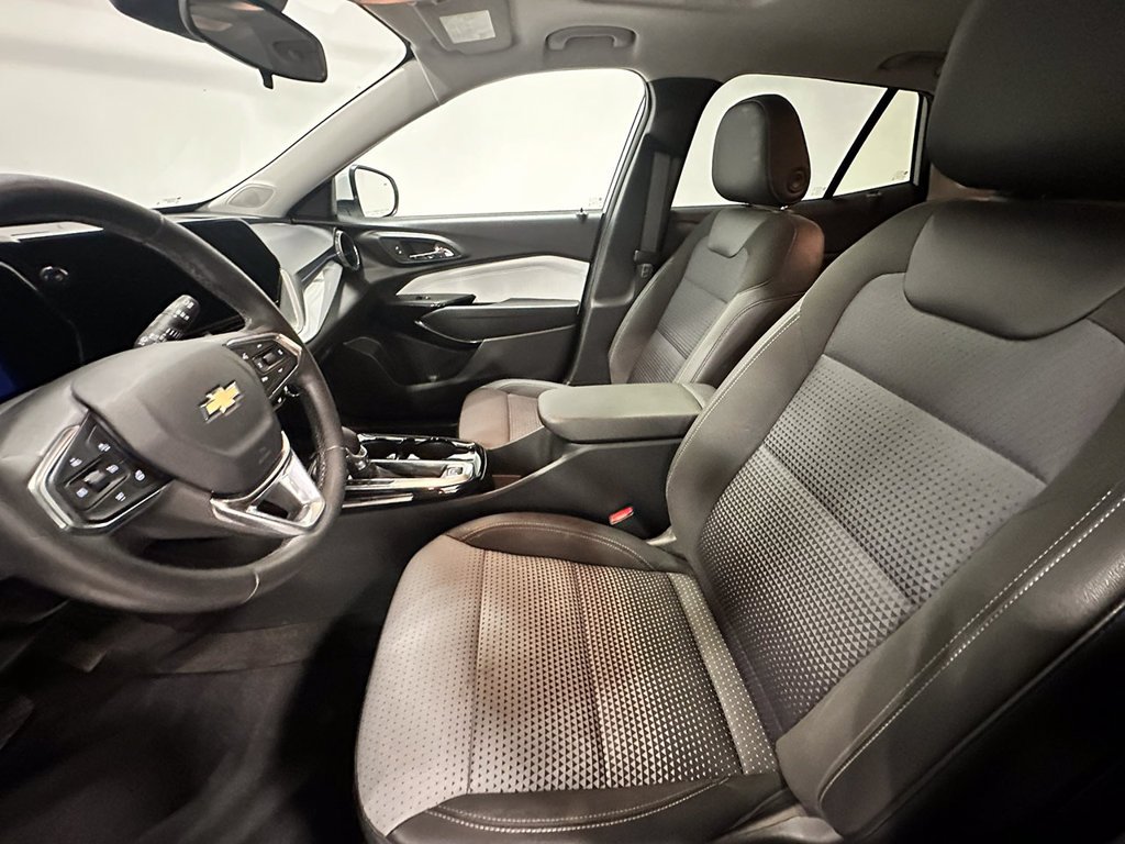 Used 2024 White Chevrolet LT image 3