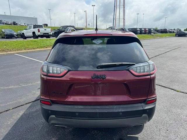 Used 2019 Velvet Jeep Limited image 4