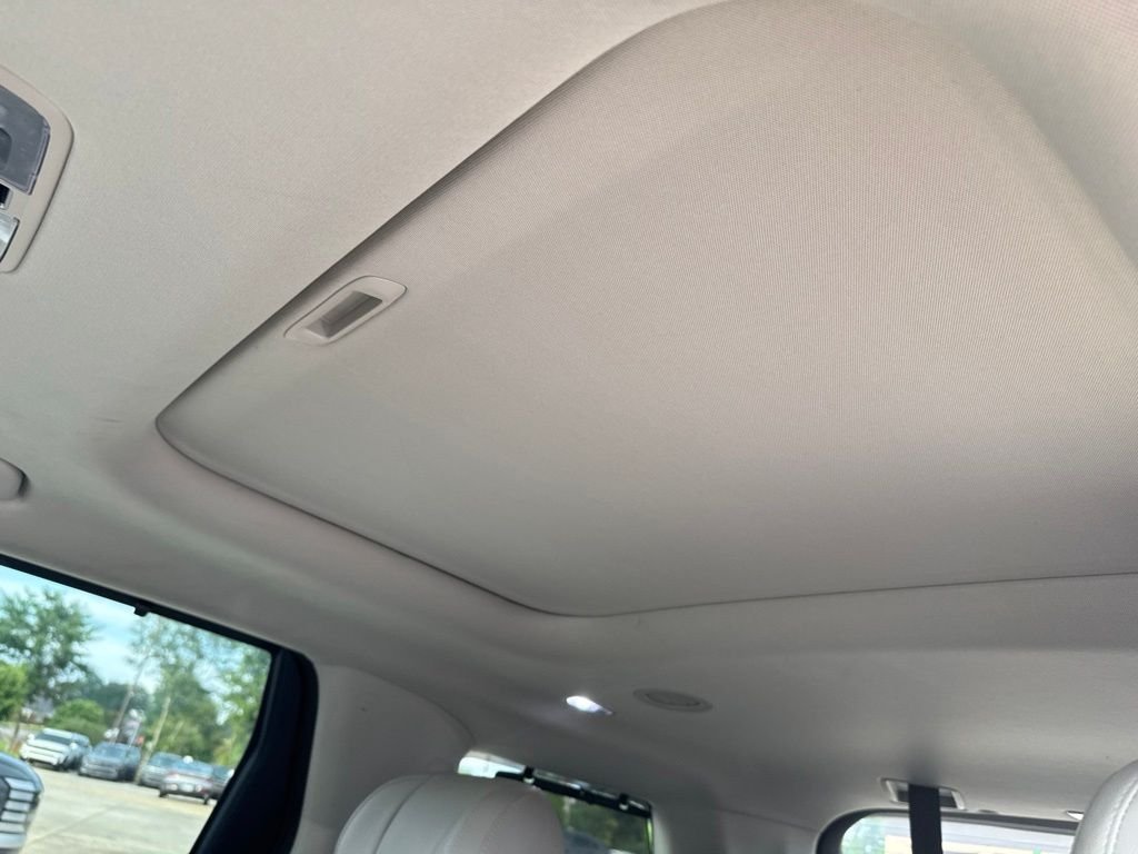 Used 2025 White Kia SX Prestige image 12