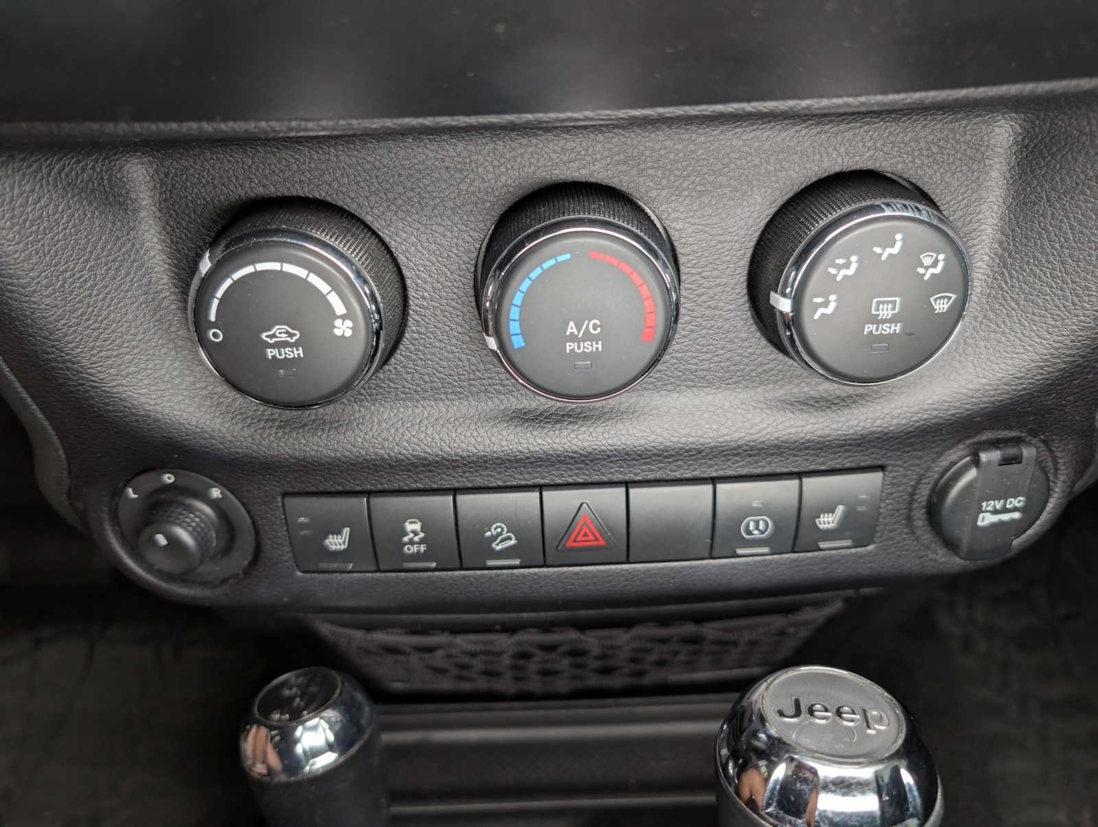 Used 2017 Rhino Clearcoat Jeep Rubicon image 29