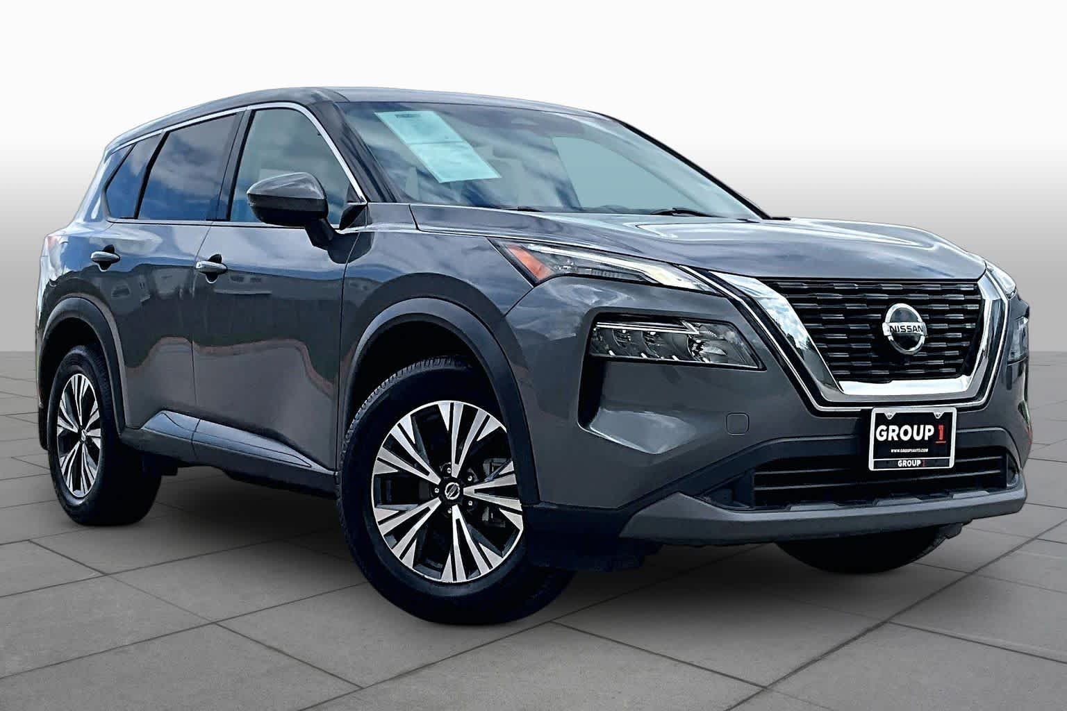 Used 2021 Gun Metallic Nissan SV image 3
