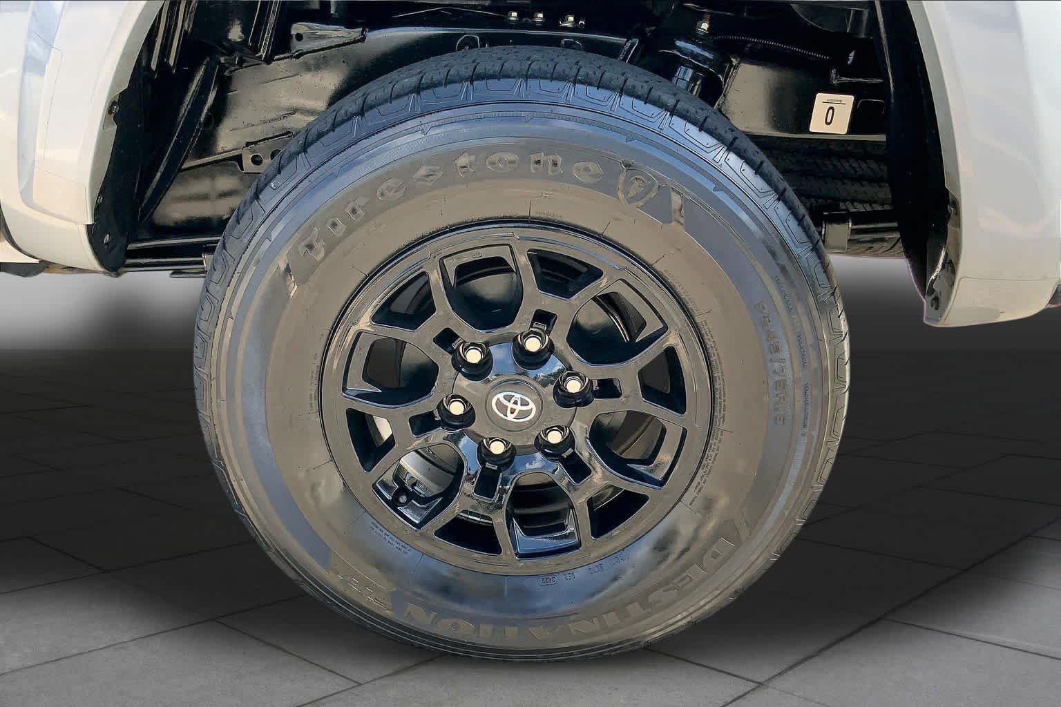 Used 2021 Cement Toyota SR5 image 10