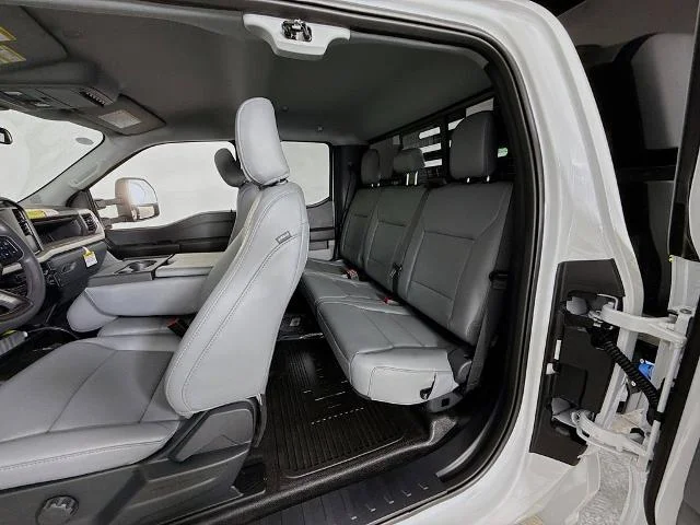 New 2025 Oxford White Ford F-450® XL image 54
