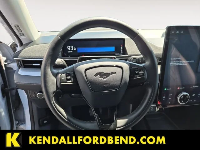 Used 2023 White Ford Select image 13