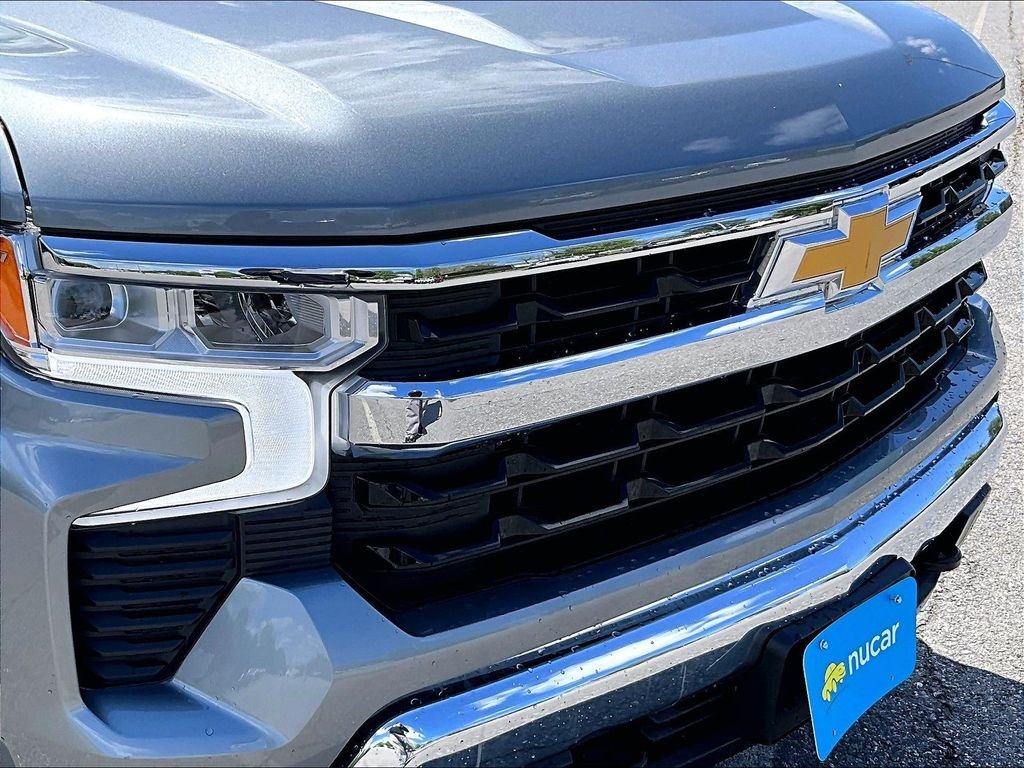Used 2024 Gray Chevrolet LT image 32