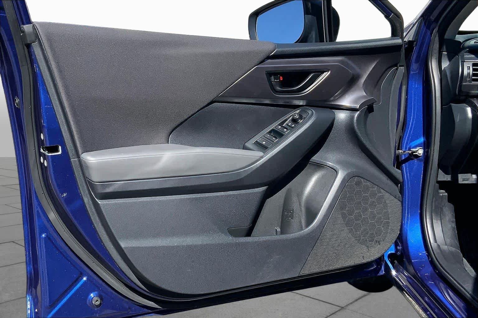 Used 2025 Sapphire Blue Pearl Subaru  image 19