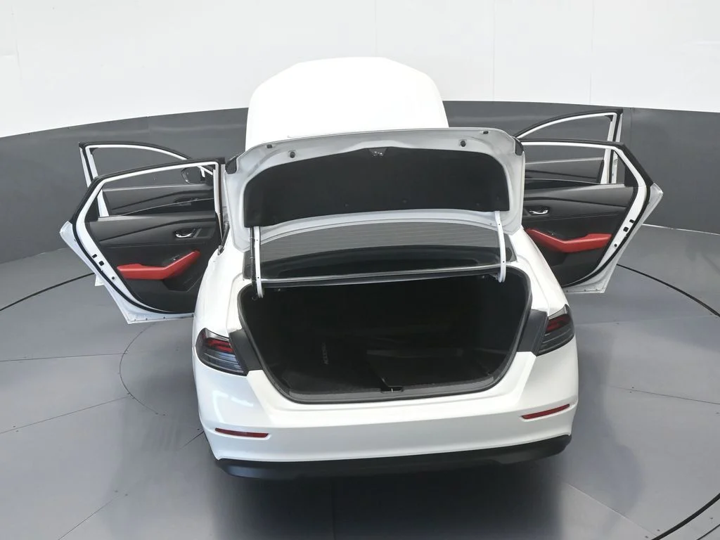 Used 2023 Platinum White Pearl Honda EX image 65