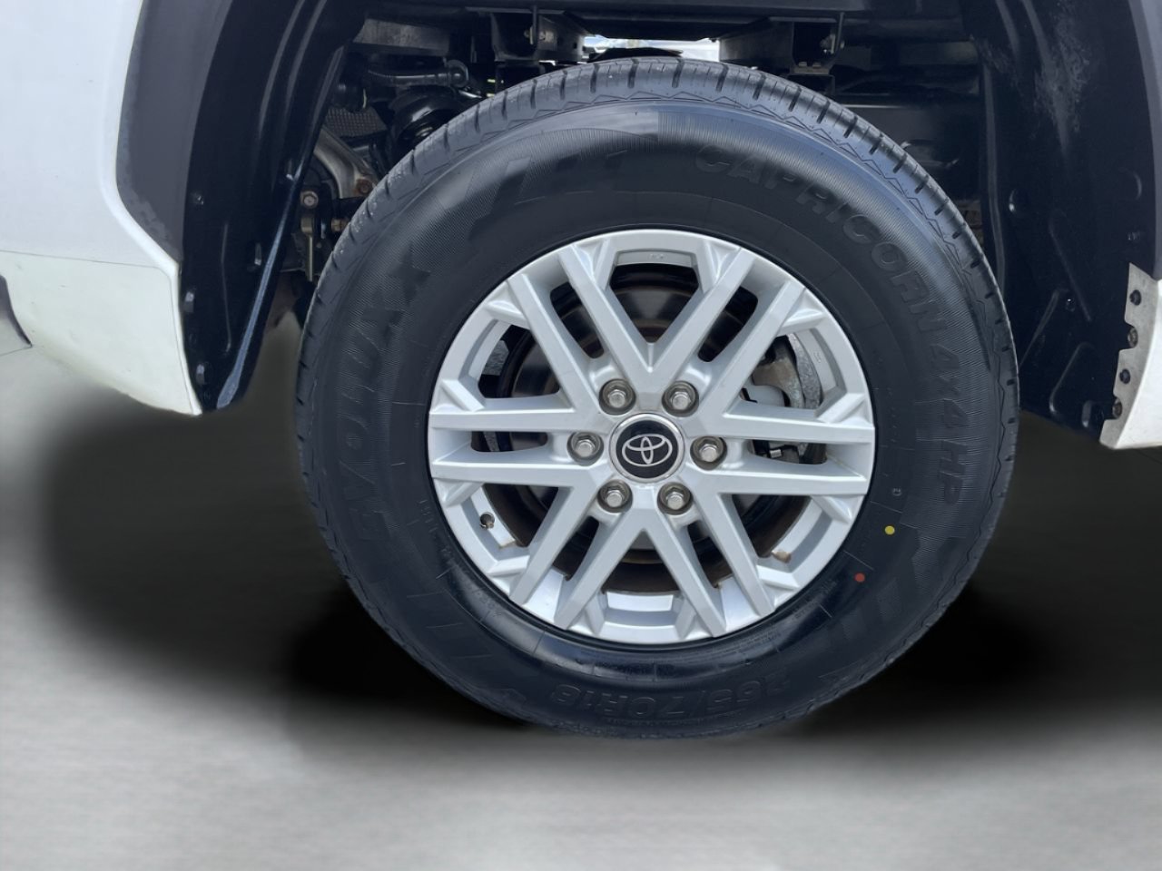 Used 2024 Ice Toyota SR5 image 33