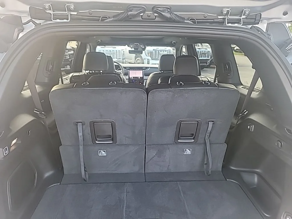 Used 2025 Silver Jeep Limited image 8